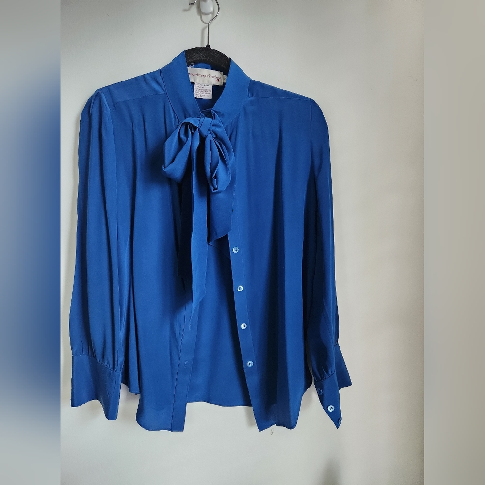 Vintage Courtney Rhodes Size 10 Blue Silk Blouse 100% Silk